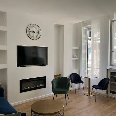 Charming 1 Bed Flat In Nice, 300m From *