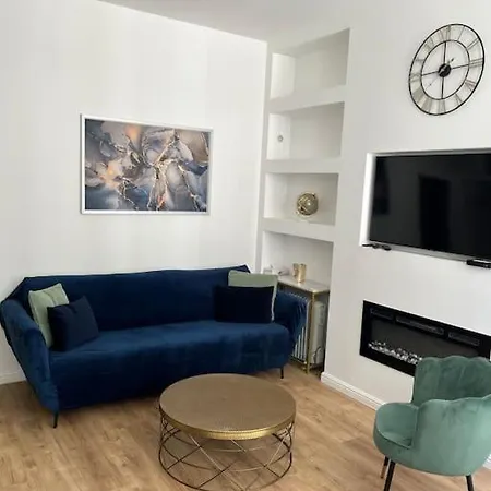 Апартаменты Charming 1 Bed Flat In Nice, 300m From